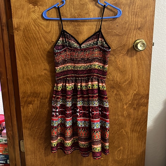 Stretchy sundress with pockets! - Picture 2 of 2